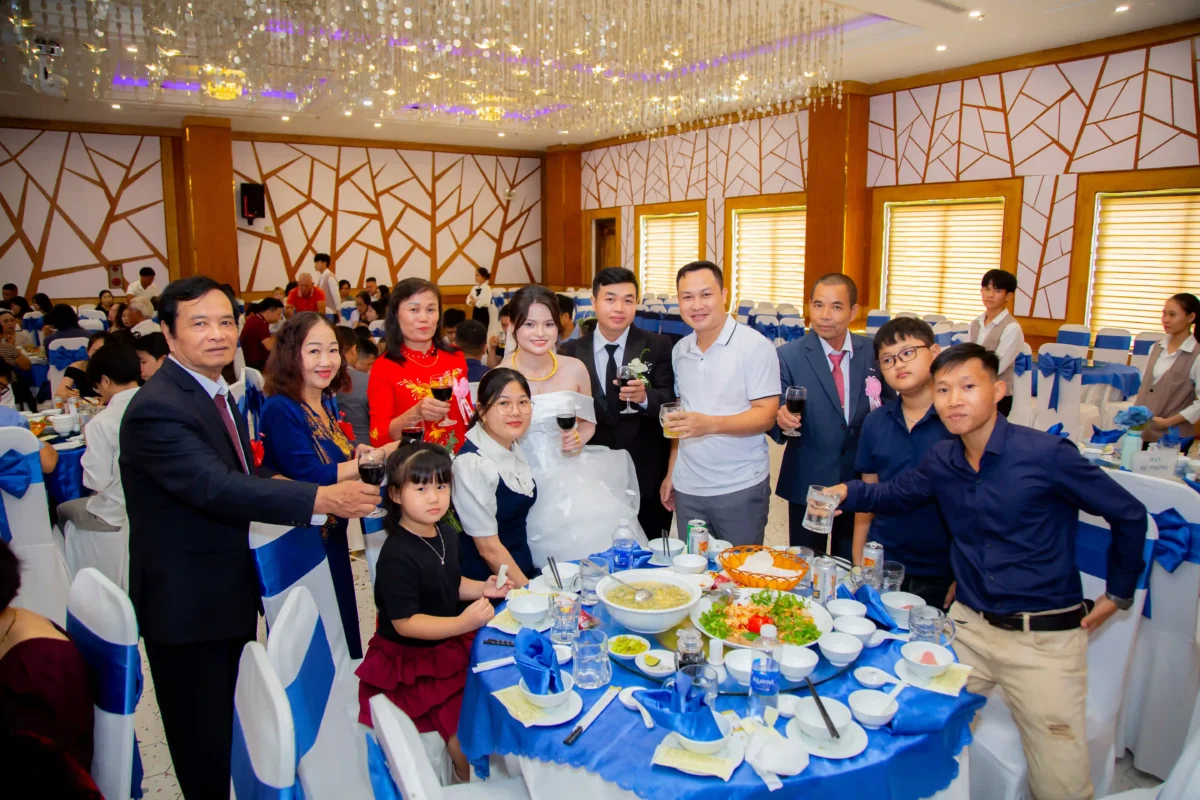 CHUP ANH TIEC CUOI DA NANG 2025