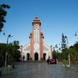 CHỤP ẢNH ĐÁM CƯỚI NHÀ THỜ ĐÀ NẴNG