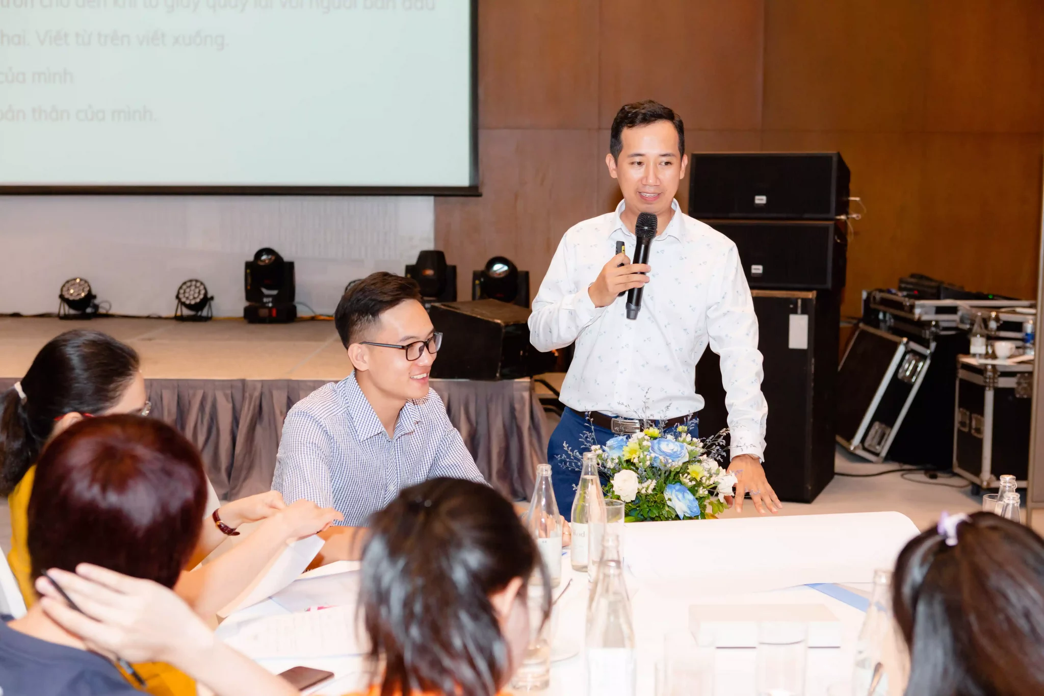 Chụp ảnh hội nghị sự kiện tại Nha Trang