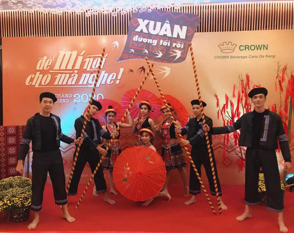 Ethnic dance group Vietnam Cham dance