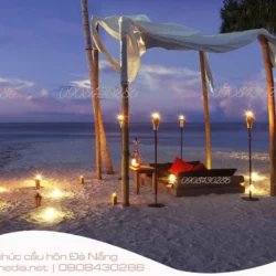 TRANG TRÍ CẦU HÔN BIỂN