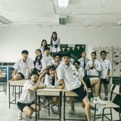 Chụp ảnh kỷ yếu