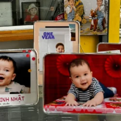 in anh cho be dien thoai da nang trang guong