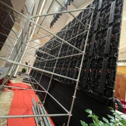 dang sau cua nghe su kien la gi