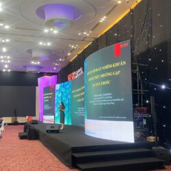 man hinh led cong tai hue