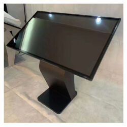 cho thue man hinh cam ung chan quy da nang