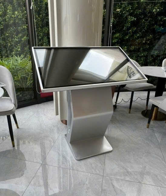 Dịch Vụ Cho Thuê Màn Hình Cảm Ứng Chân Quỳ (Kiosk Tương Tác)