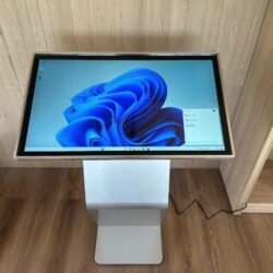 CHO THUÊ MÀN HÌNH CẢM ỨNG CHÂN QUỲ