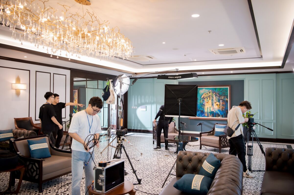 Dịch Vụ Livestream Talkshow Chuyên Nghiệp: Đội Hình Sẵn Sàng, Chuẩn Bị Chu Đáo