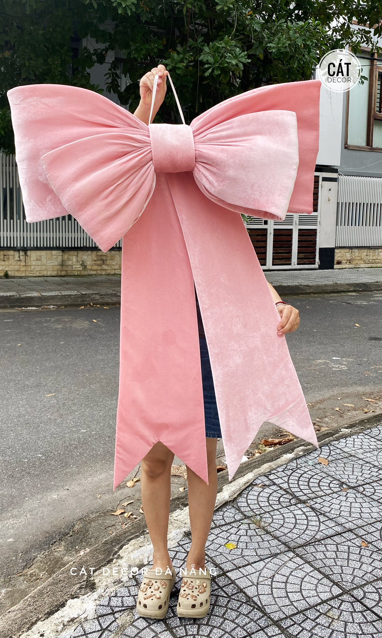 NO KHONG LO TRANG TRI showroom decor