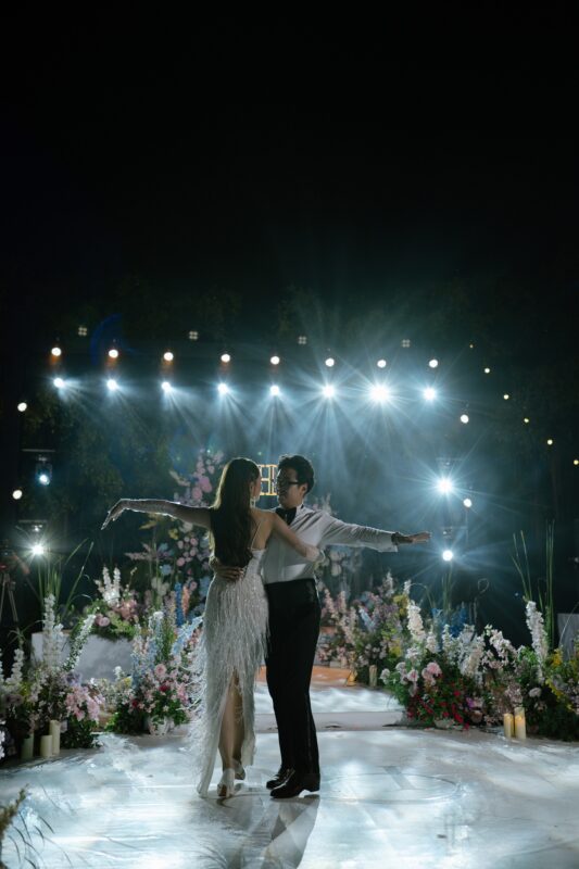 dịch vụ pháo điện đám cưới . hiệu ứng sân khấu đám cưới