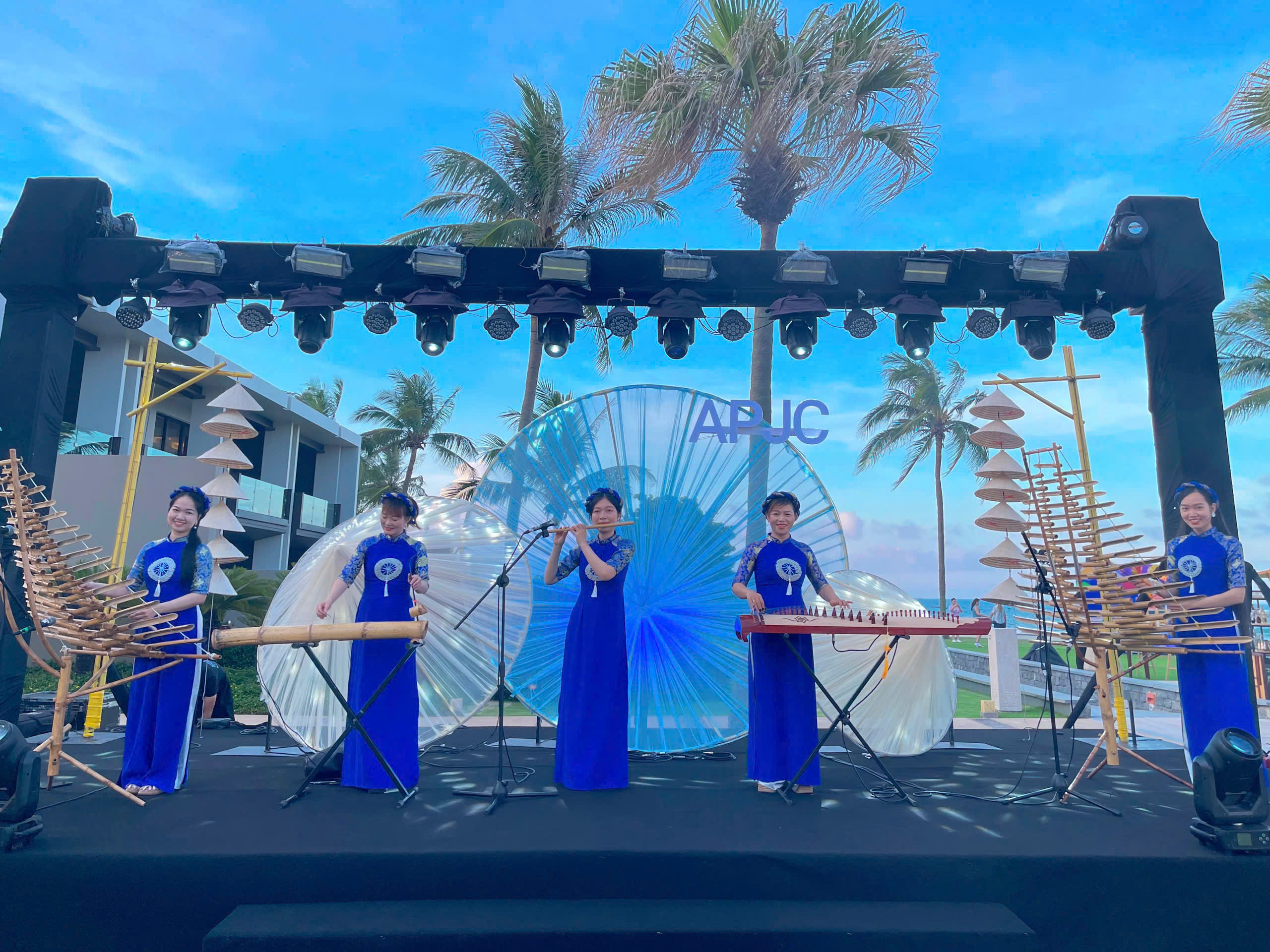 Ban nhạc dân tộc Đà Nẵng 1