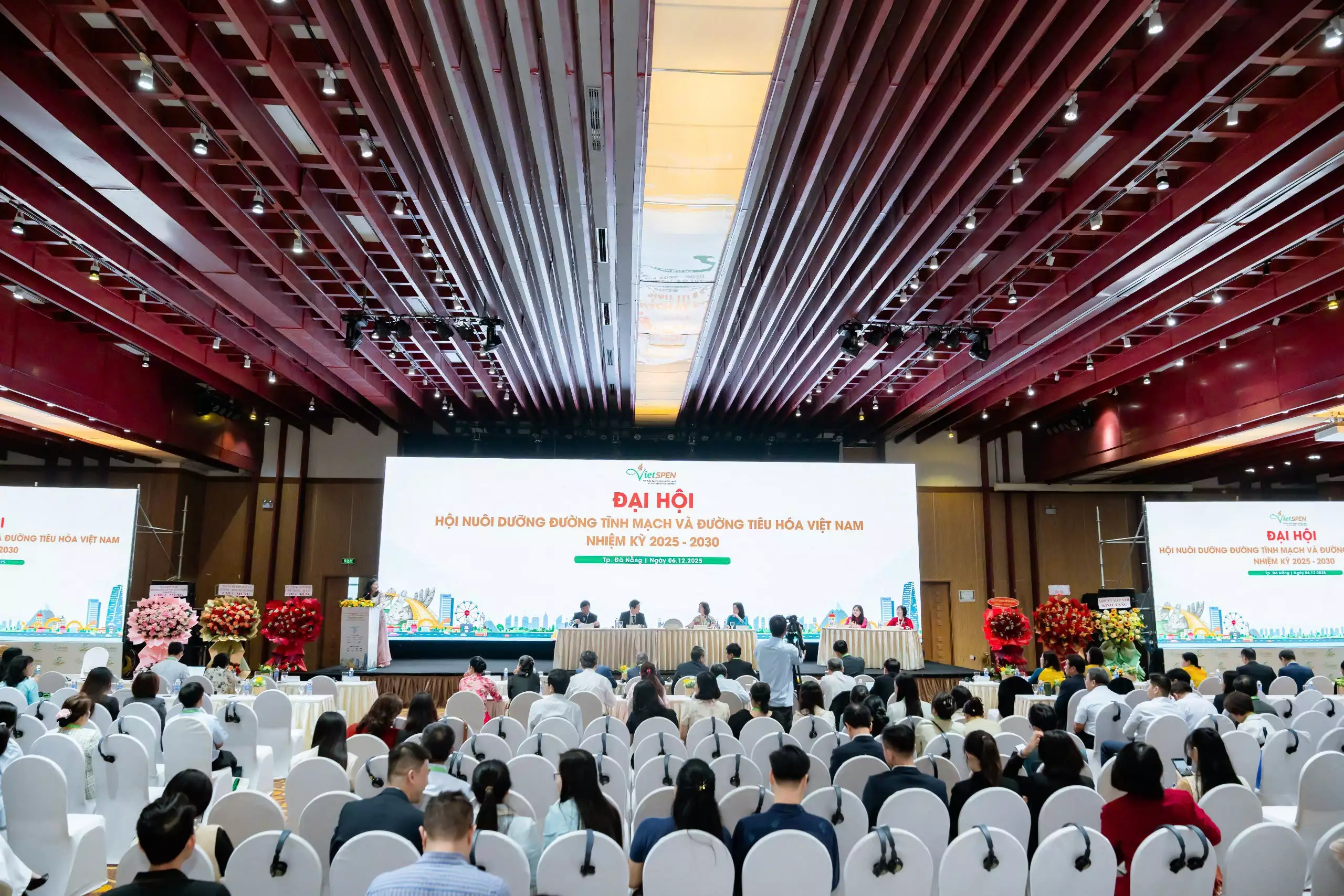 Chụp ảnh hội nghị bác sĩ dược Đà Nẵng