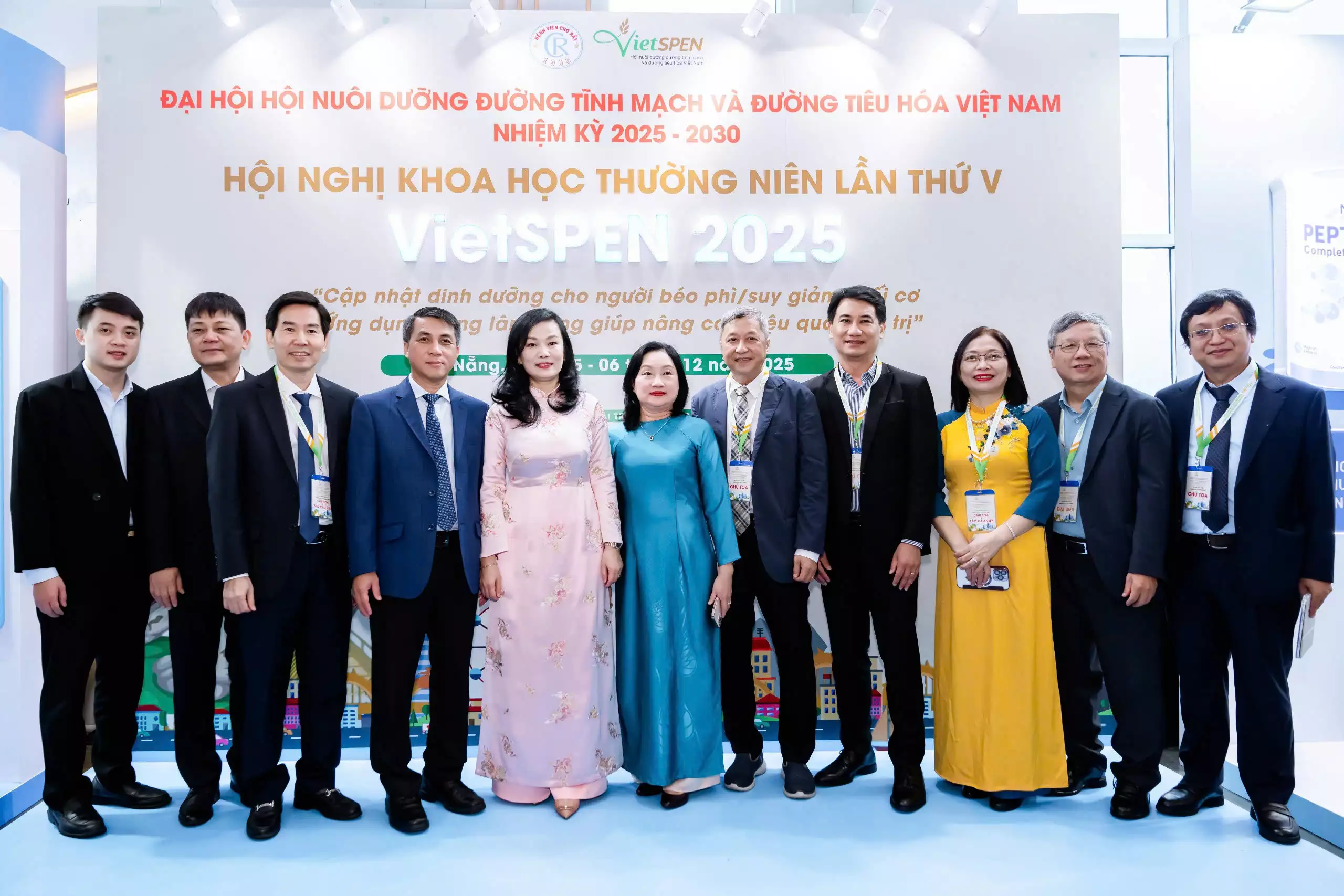 Chụp ảnh hội nghị Vietspen Đà Nẵng