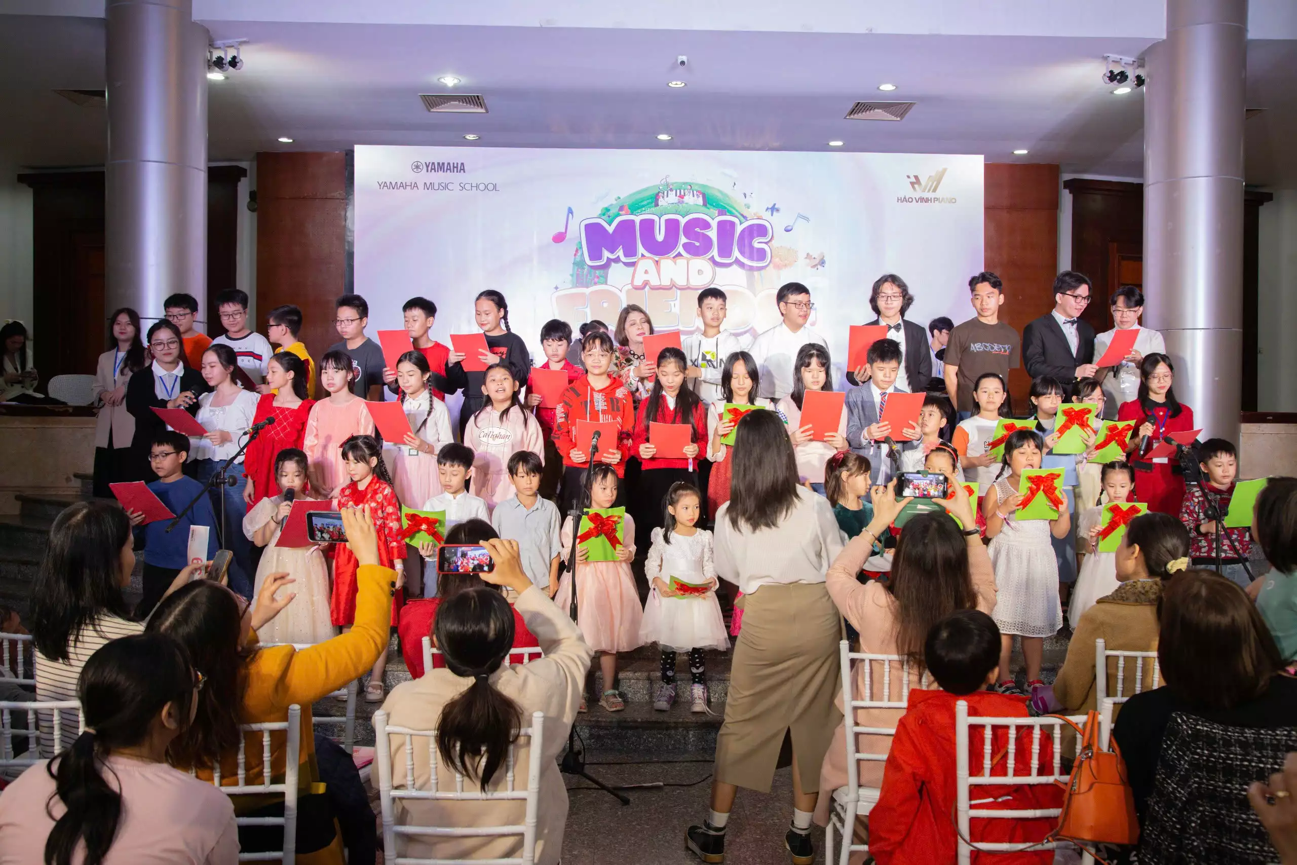 Chụp ảnh nhạc hội thiếu nhi Đà Nẵng