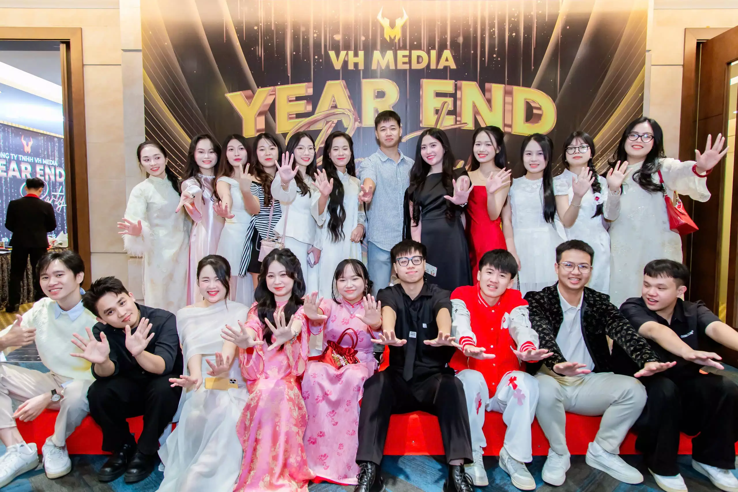 chup anh year end party gala