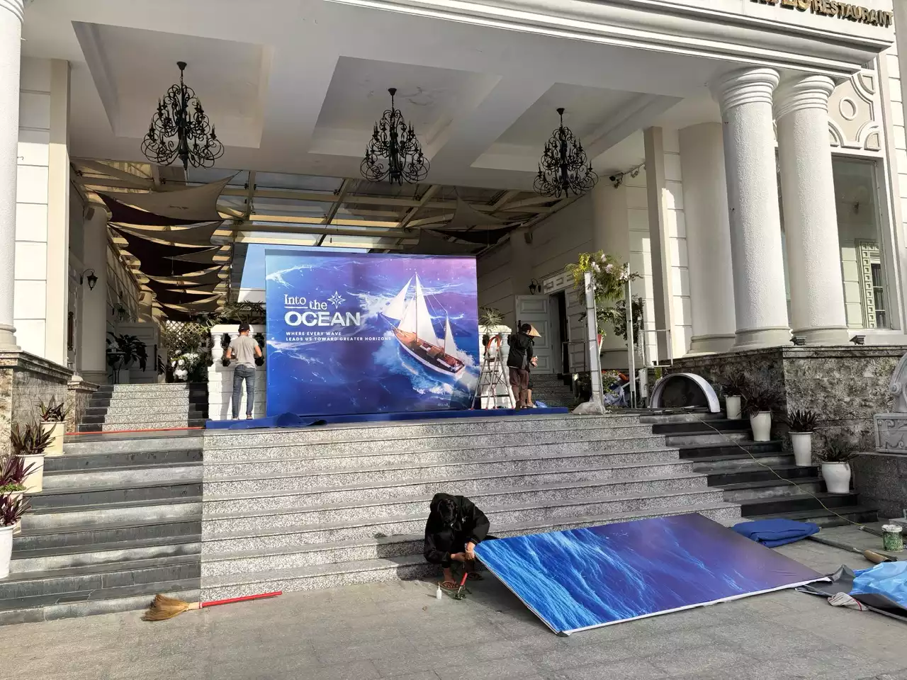 Thi công backdrop gala Đà Nẵng