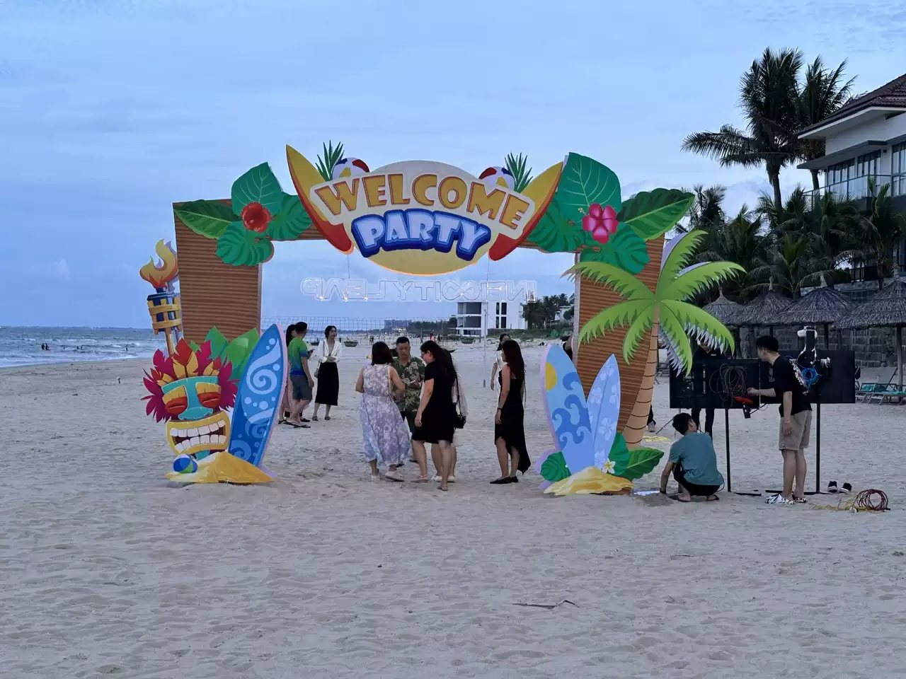 Thi công sân khấu booth đẹp Đà Nẵng