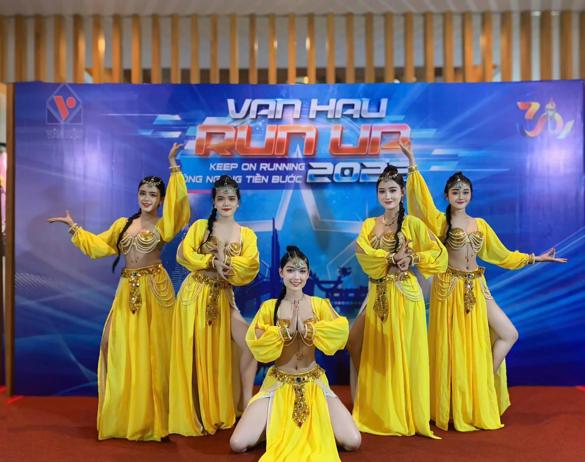 Vũ đoàn biểu diễn sự kiện Đà Nẵng