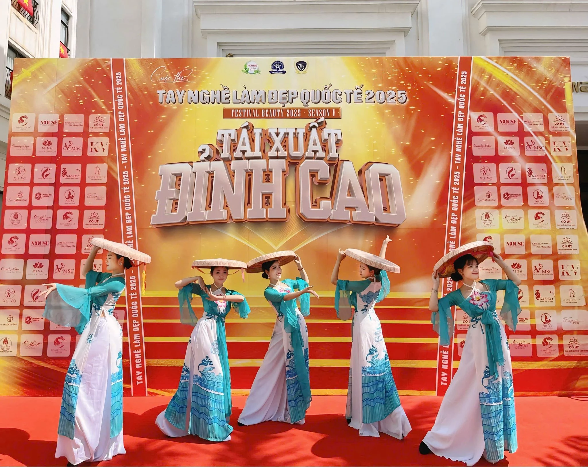 Biểu diễn gala dinner