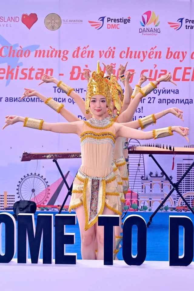 Múa dân tộc sự kiện