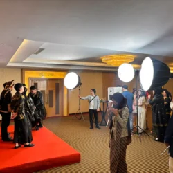 CHO THUÊ ĐÈN STUDIO CHIẾU BACKDROP