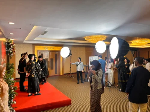 CHO THUÊ ĐÈN STUDIO CHIẾU BACKDROP