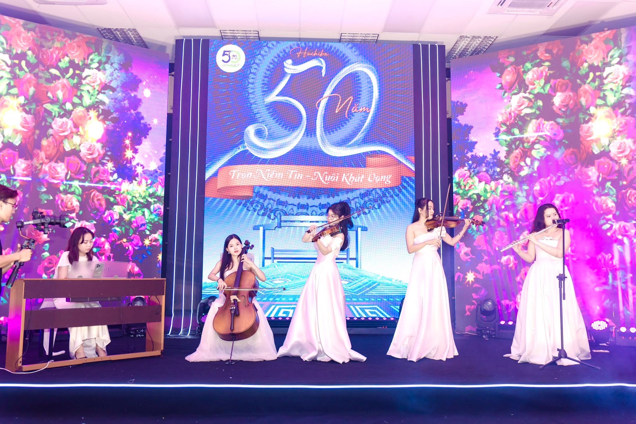 Ban nhạc violin nữ biểu diễn tiệc cưới Quảng Bình