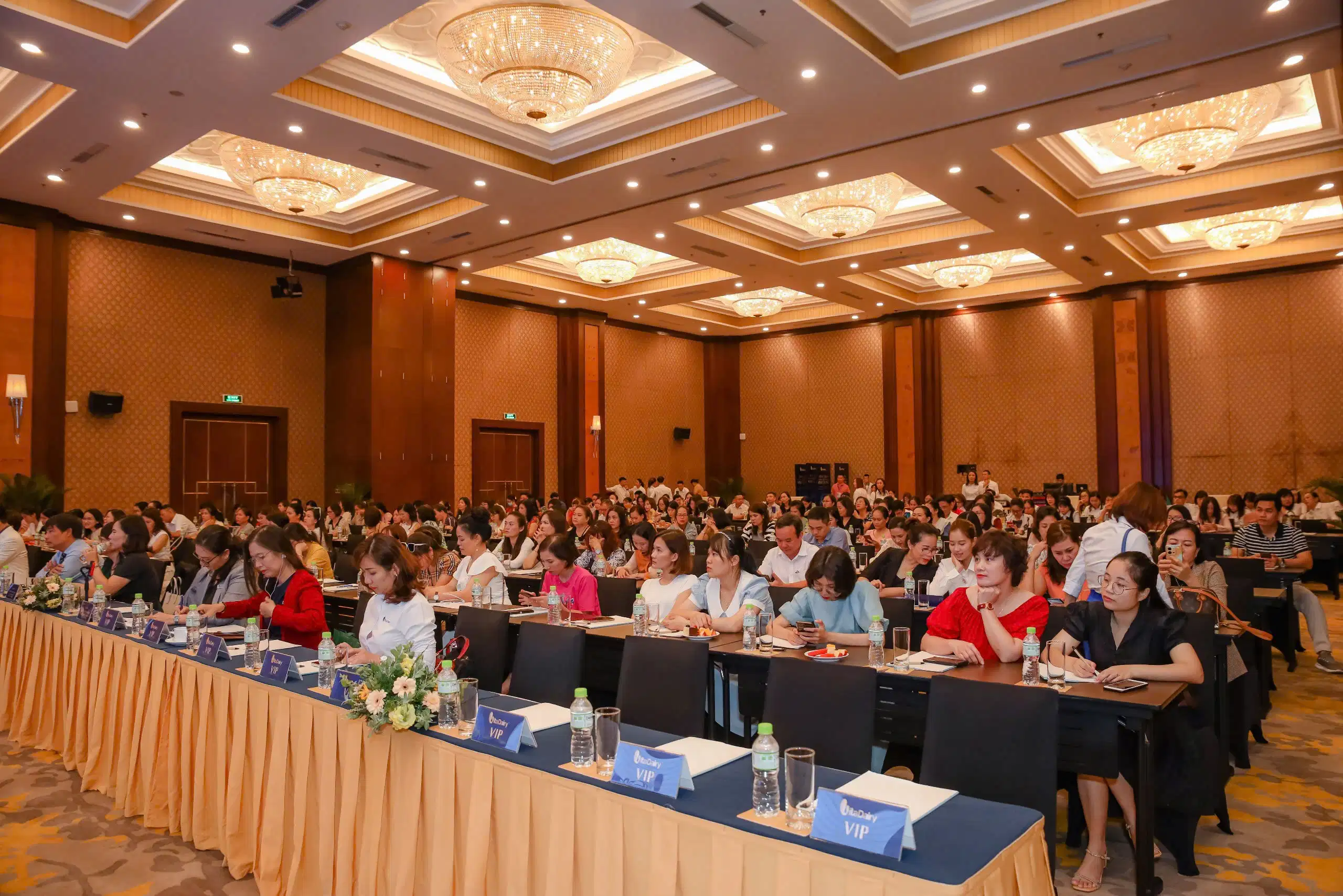 Ekip chụp ảnh hội nghị Nha Trang chuyên nghiệp