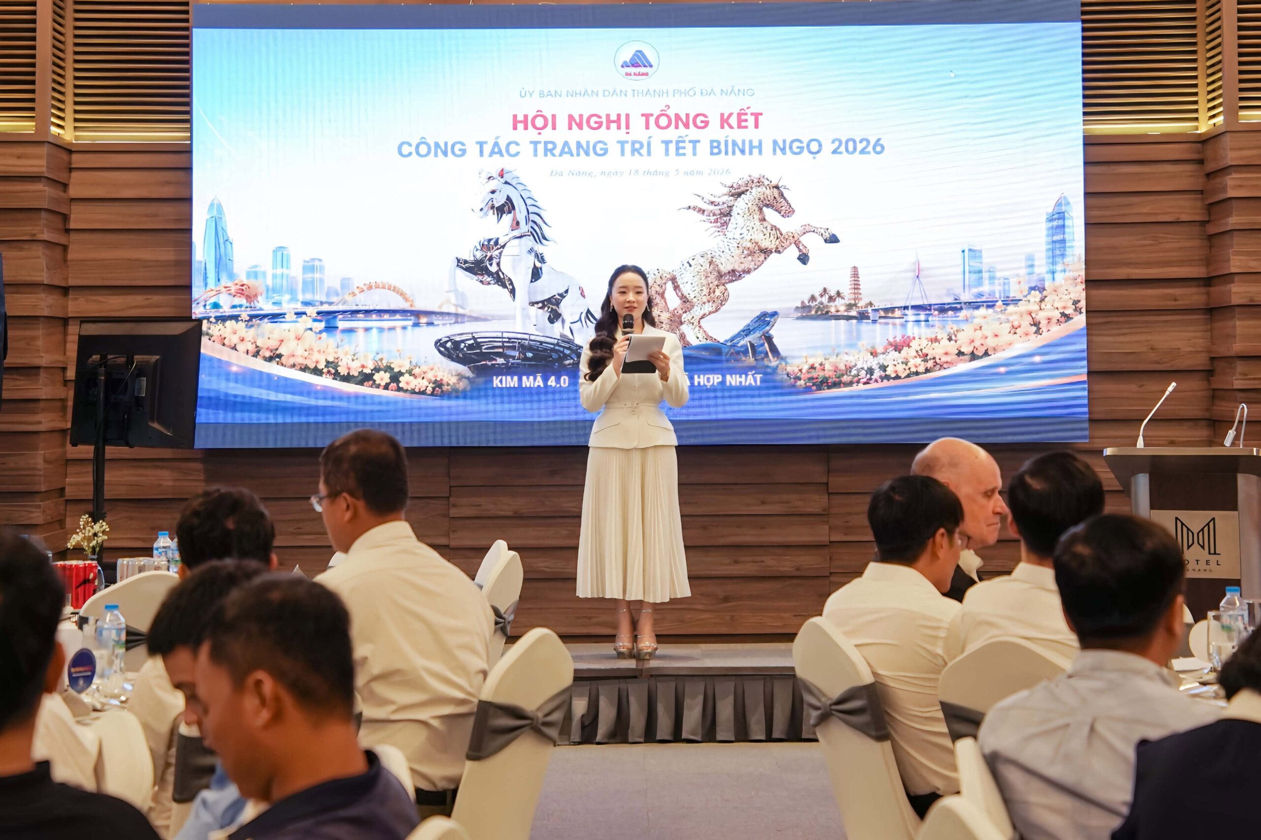 MC chính sự kiện dẫn chương trình chuyên nghiệp