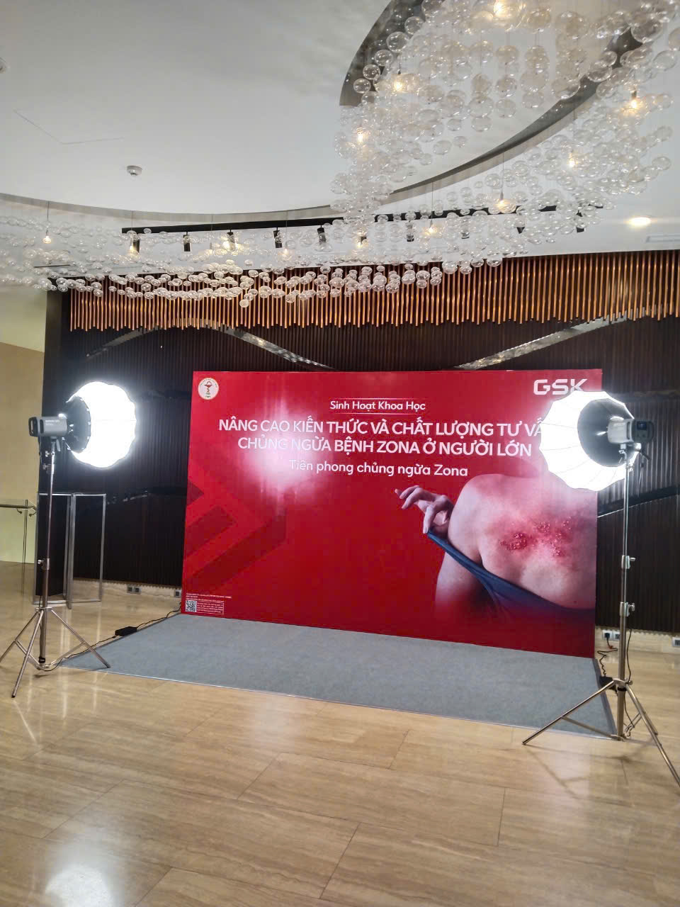 Backdrop chụp ảnh GSK Đà Nẵng