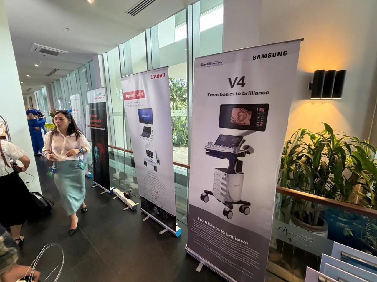 Cho thuê standee quảng cáo Đà Nẵng