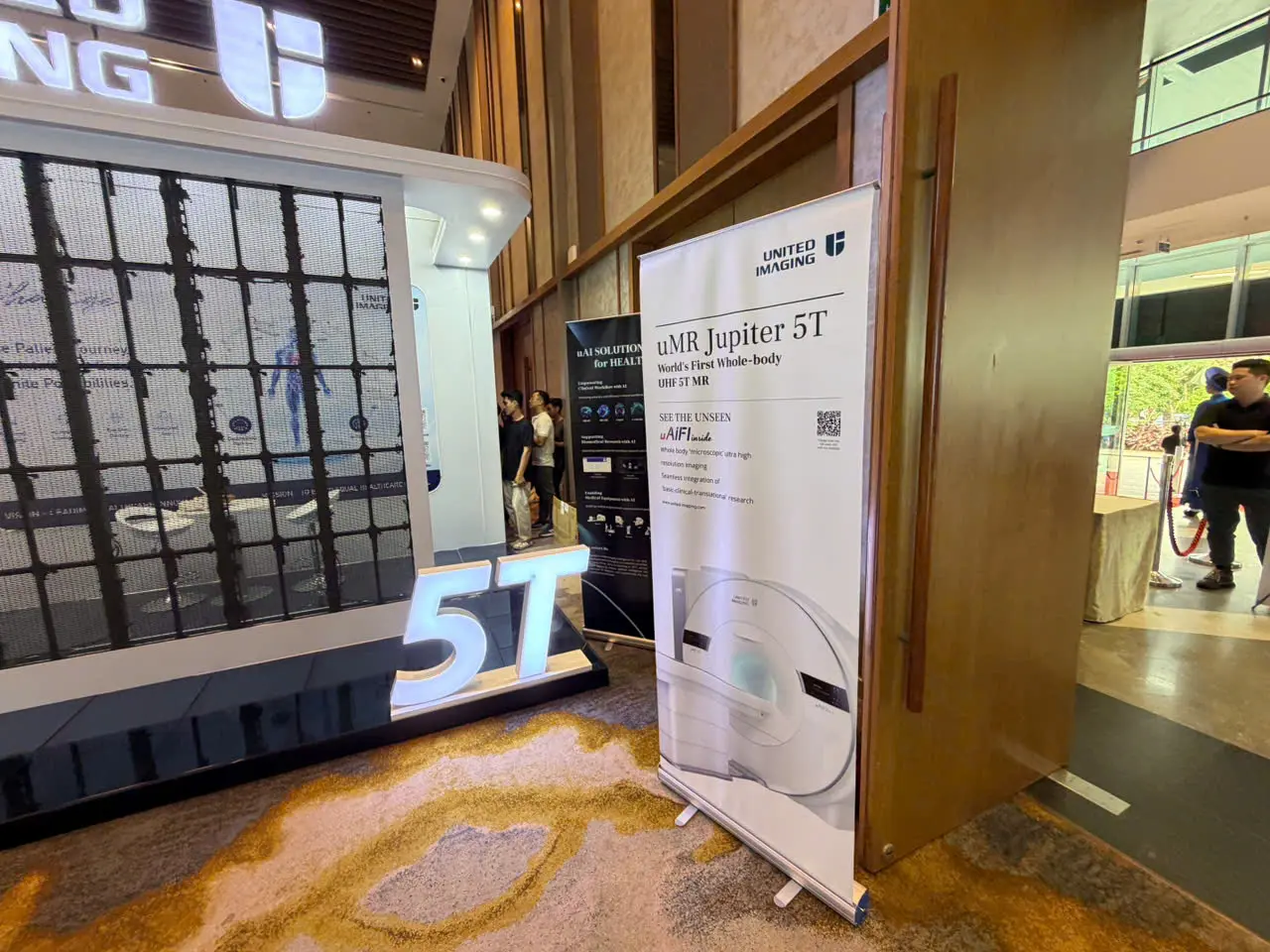Cho thuê giá standee Đà Nẵng