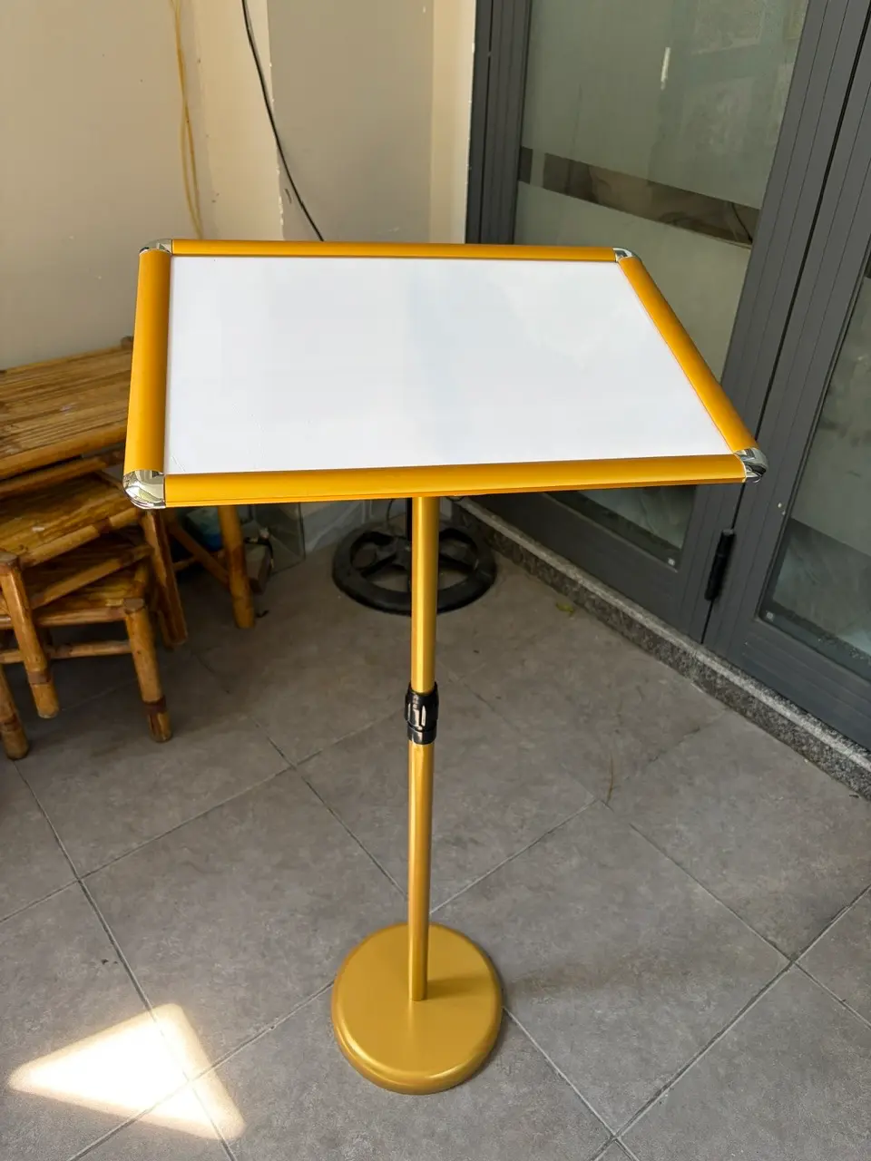 CHO THUÊ CHÂN ĐỂ FORMEX – BẢNG